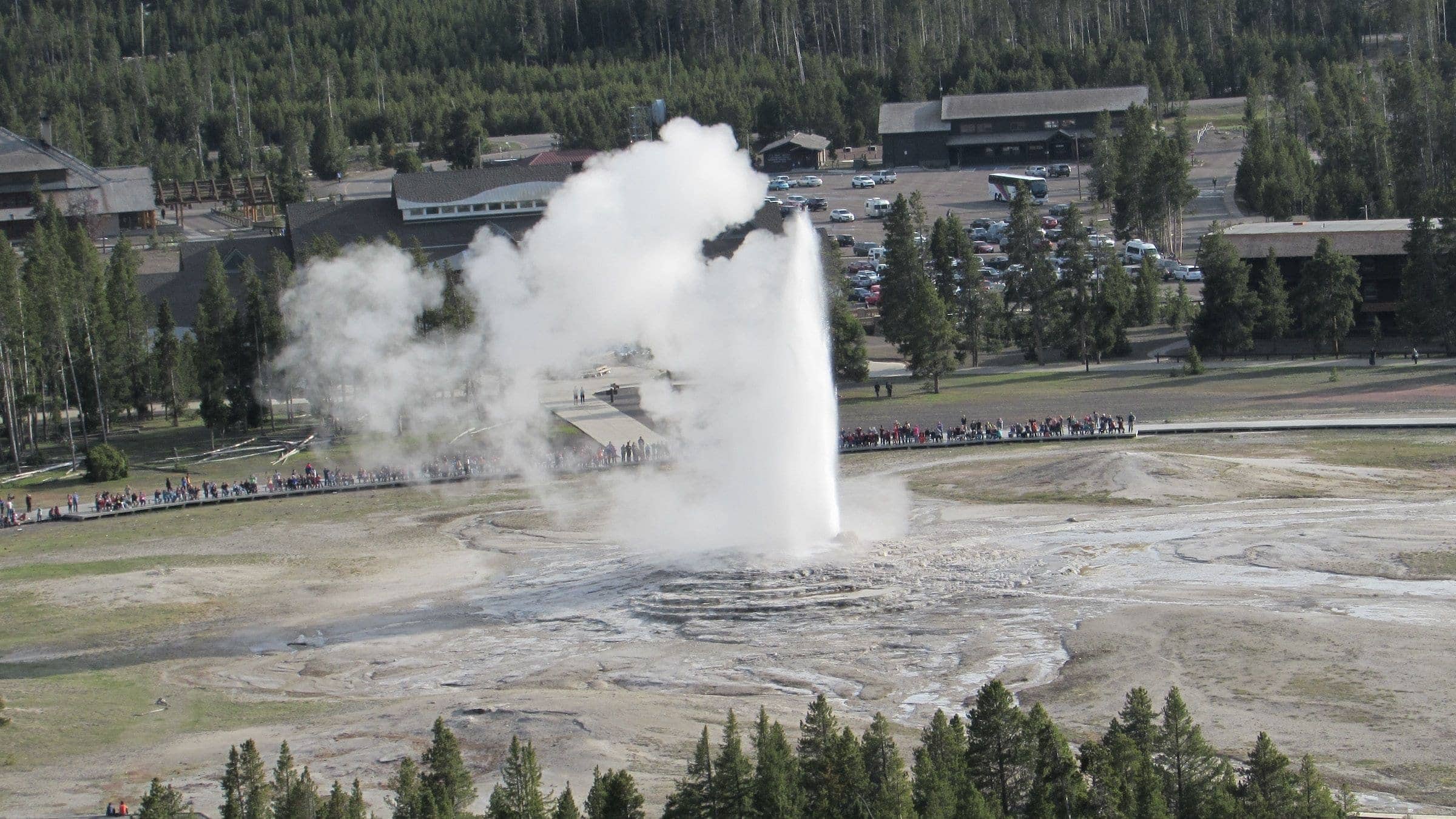 El corazón de Yellowstone Descubre Old Faithful y su zona geotermal